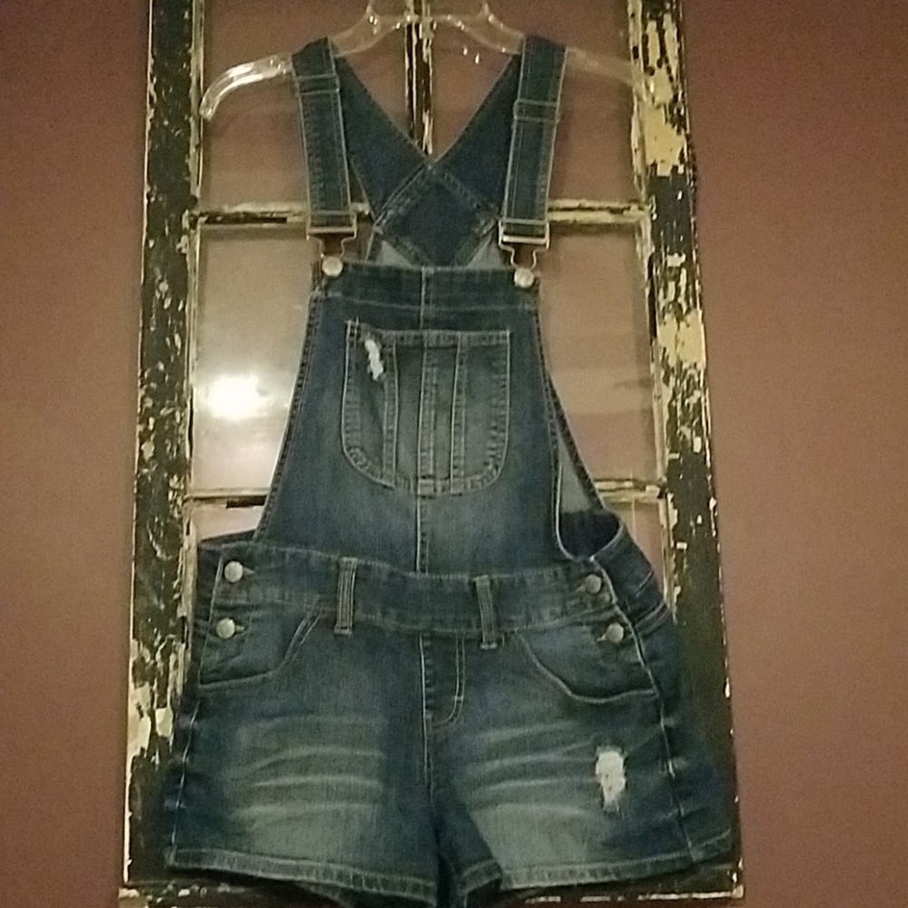 NWOT! Jean shortalls overalls. Size 7.